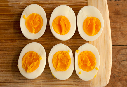 split hard boiled eggs
