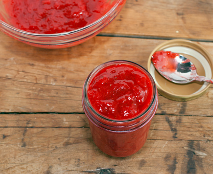 finished strawberry rhubarb jam