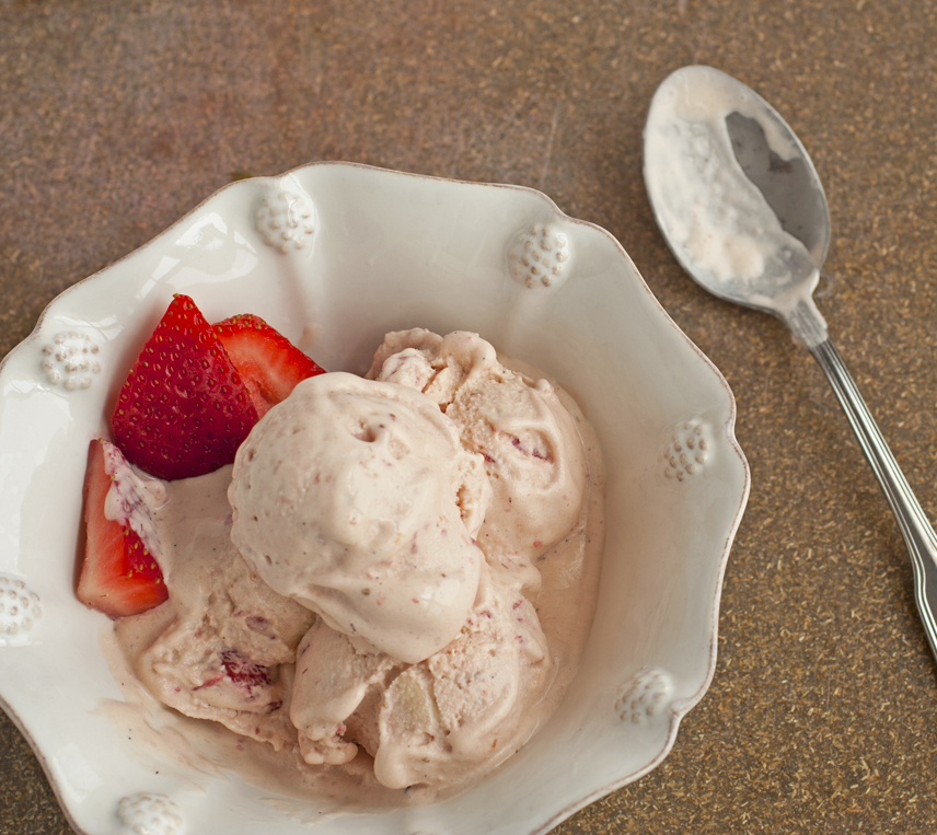 Strawberry Mascarpone Ice Cream | Plum Pie