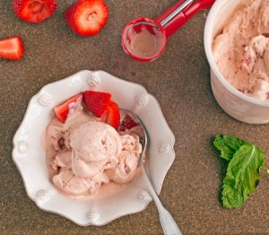 strawberry mascarpone ice cream