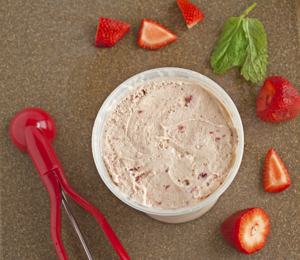 Strawberry Mascarpone Ice Cream | Plum Pie